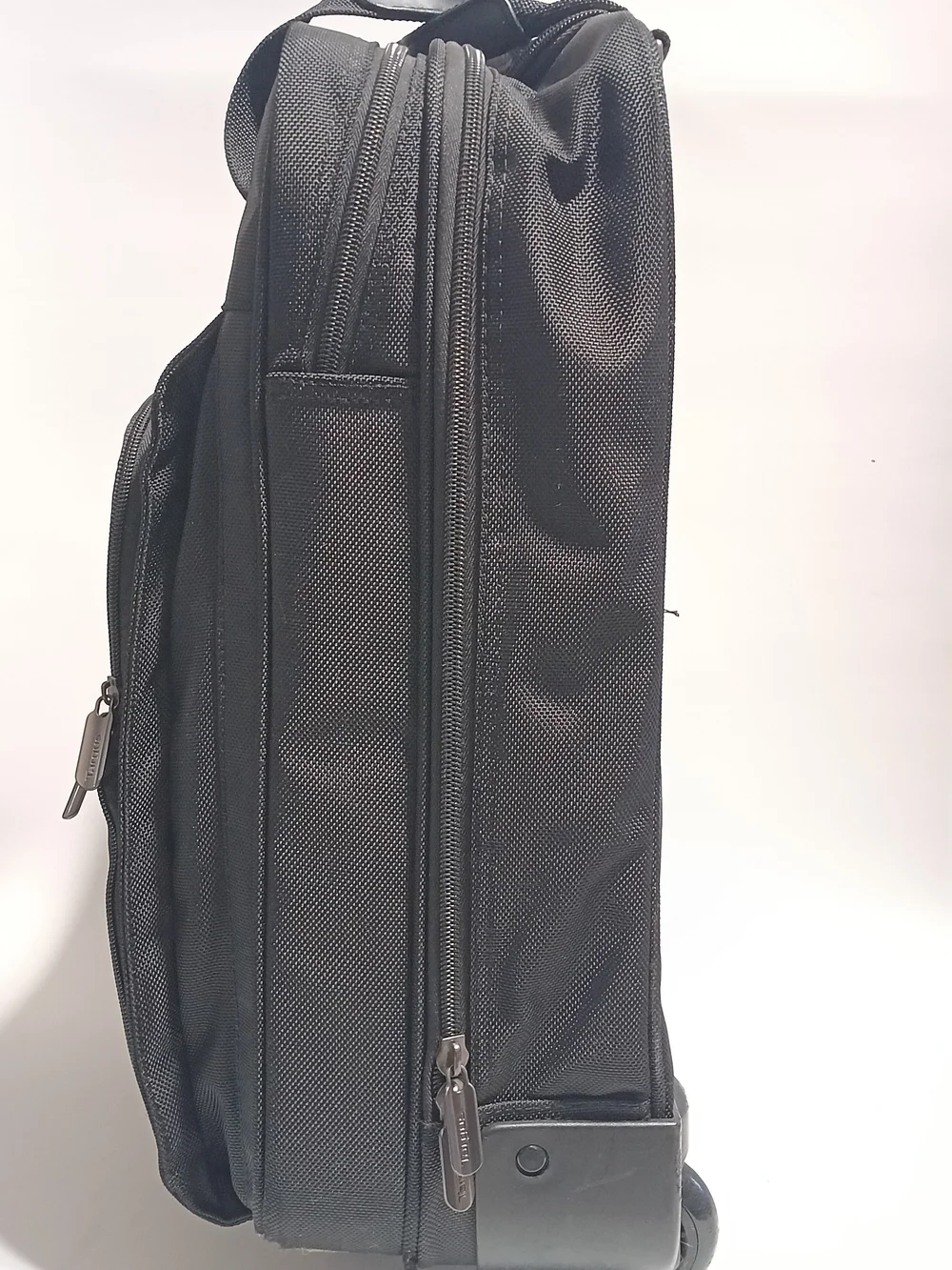 Targus Black Rolling Laptop Bag - Professional Men's Carry-On Like New Very Good